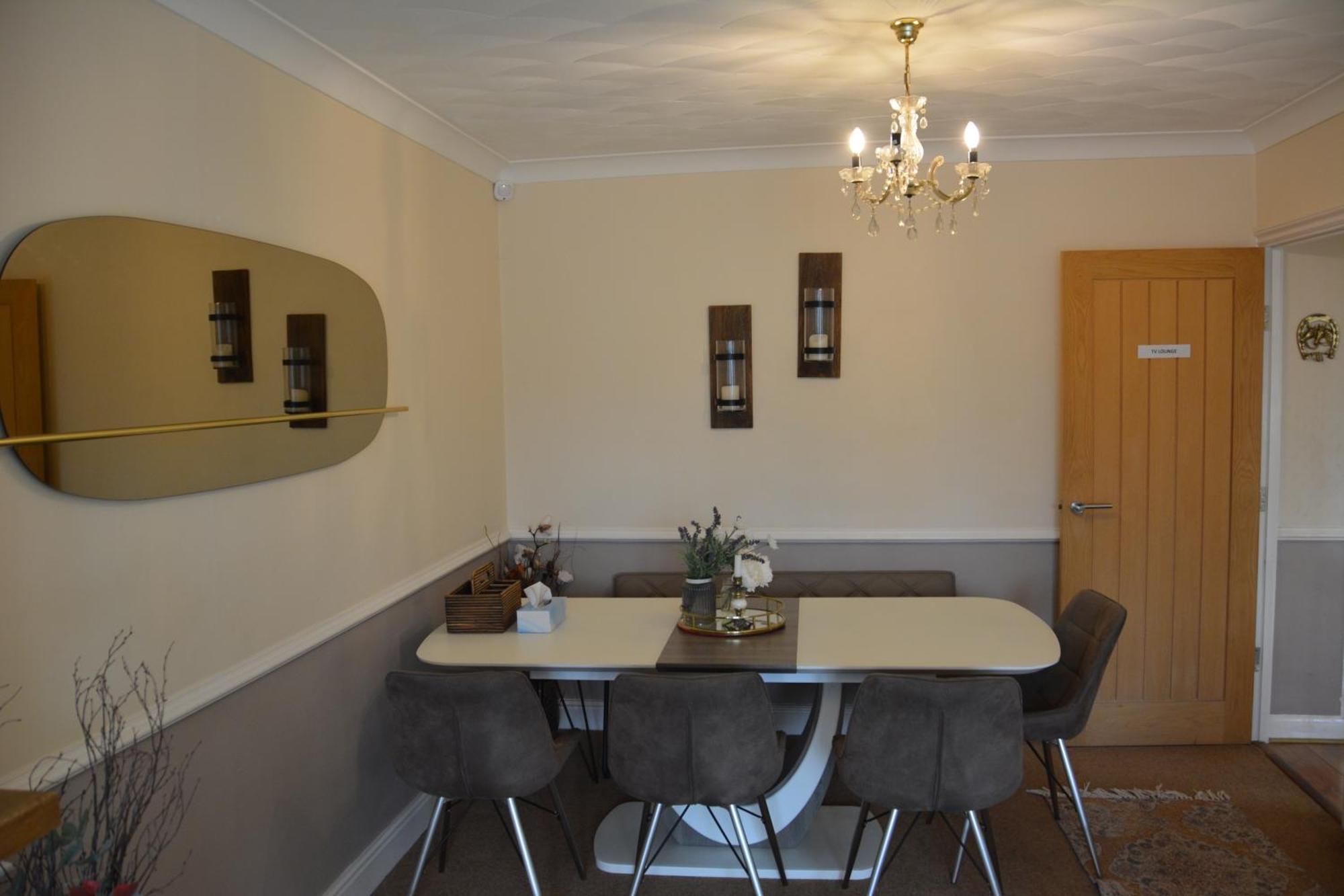 Cozy, Modern, Spacious 4 Bedroom House In London Ромфорд Экстерьер фото